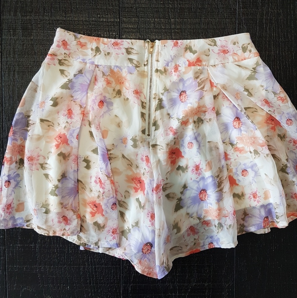Floral Skort - Picture 2 of 3
